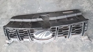 Mahindra KUV100 grill