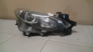 Mazda 3 headlight