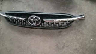Toyota Vitz grill