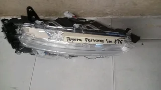 Mitsubishi Expander headlight