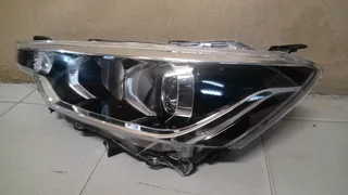 Suzuki Ertiga headlight