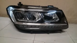 VW Tiguan Headlight