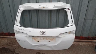 Toyota fortuner tailgate