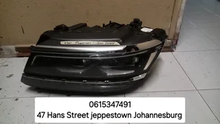 VW Tiguan left headlight