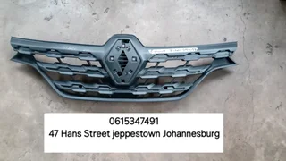 Renault Triber grill