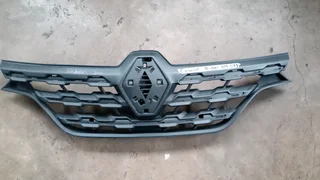 Renault Triber grill