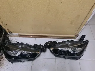 Mazda cx3 Xenon headlight left&amp;right