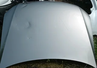 VW Amarok bonnet