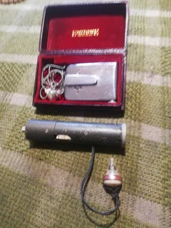 Collector&#39;s Hearing Aid X2 ModelsFrom The Past Era