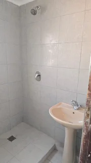 2 bedroom newly renovated outbuilding on groovend drive