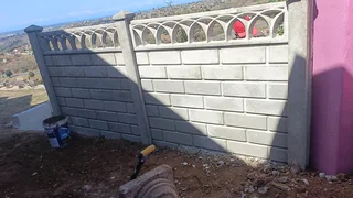 Precast panels fencing