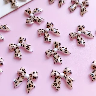 leopard Nail art  bows