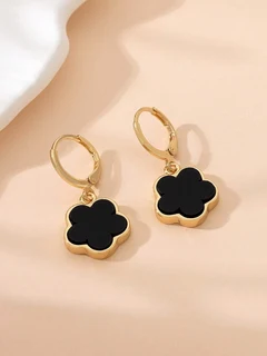 Clover flower earring
