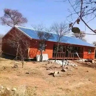 4 bedrooms,kitchen,dining,lounge,2 bathrooms,open plan