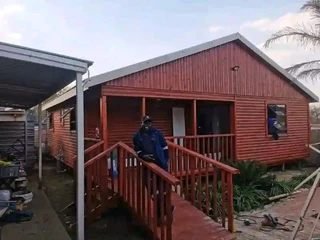 4 bedrooms,kitchen,dining,lounge,2 bathrooms,open plan