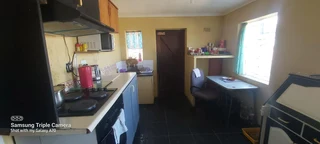 Charming three bedroom semi detached family home in Prime Locatiom