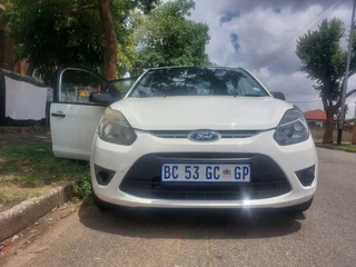2011 Ford Figo Hatchback