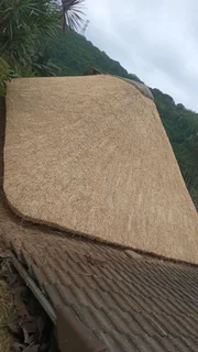 Thatch roof Installer