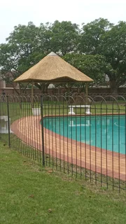 Thatch roofs installation