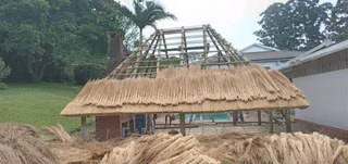 Thatch roofs installation