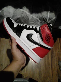 Air Jordan 1 high black toe