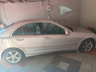 2005 Mercedes-Benz C-Class Sedan