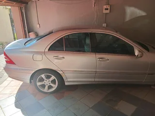 2005 Mercedes-Benz C-Class Sedan