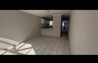 Sunny 2-Bed, 2- Bath Apartment in Prime Glenwood- Rooms to Rent