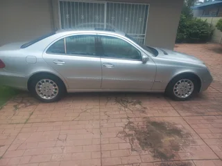 E240 w211 mercedes benz 2002