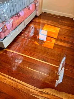 VARIETY OF QUALITY HANDWORKS ESPECIALLY FOR OREGON PINE PARQUET PLANKS RESTORATION SAND AND SEALING