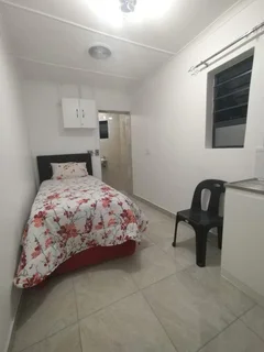 STUDENT OR YOUNG PROFESSIONAL ACCOMMODATION FROM R7 800pm PER PERSON.