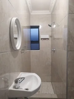 STUDENT OR YOUNG PROFESSIONAL ACCOMMODATION FROM R7 800pm PER PERSON.