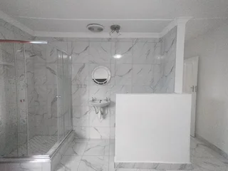 STUDENT OR YOUNG PROFESSIONAL ACCOMMODATION FROM R7 800pm PER PERSON.