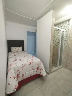 STUDENT OR YOUNG PROFESSIONAL ACCOMMODATION FROM R7 800pm PER PERSON.