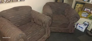 Lounge suite for sale 0815686064 if interested