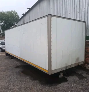 8 Ton Pantech Loadbin For Sale