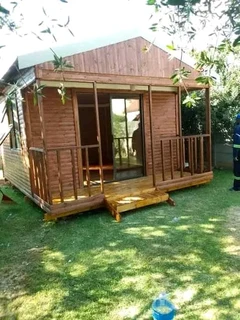 Log homes and Wendy houses for sale