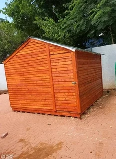 Log homes and Wendy houses for sale