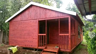 Log homes and Wendy houses for sale