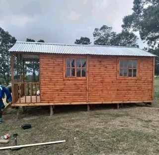 Log homes and Wendy houses for sale