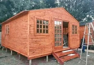 Log homes and Wendy houses for sale