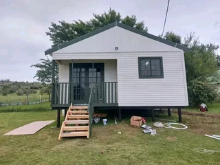 Log homes and Wendy houses for sale