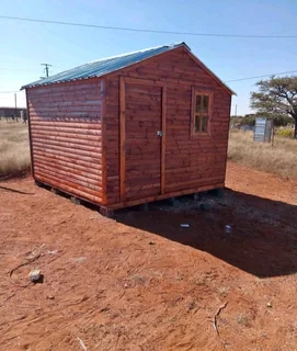 Log homes and Wendy houses for sale