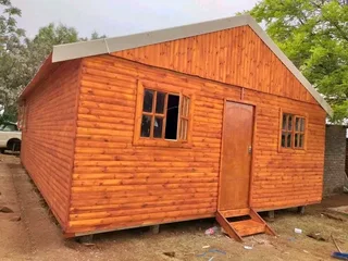 Log homes and Wendy houses for sale