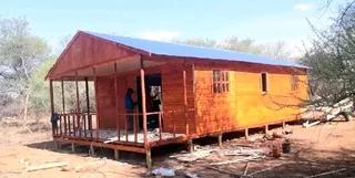 Log homes and Wendy houses for sale