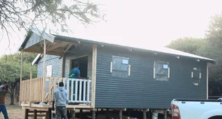 Log homes and Wendy houses for sale