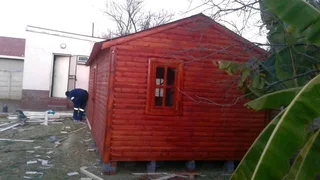 Log homes and Wendy houses for sale