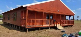 Log homes and Wendy houses for sale