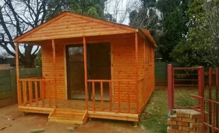 Log homes and Wendy houses for sale