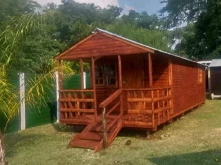 Log homes and Wendy houses for sale